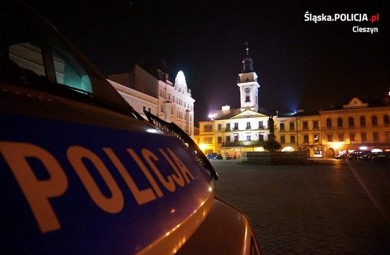 POLICJANCI ESKORTOWALI CIĘŻARNĄ KOBIETĘ DO SZPITALA