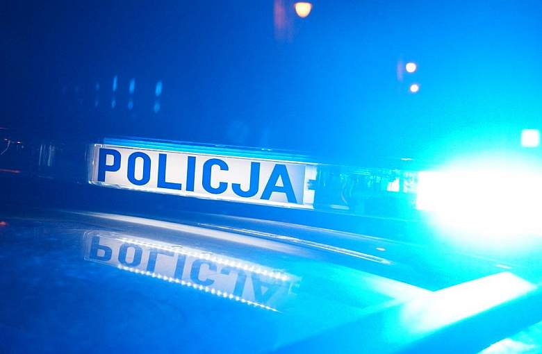 POLICJANCI Z ZEBRZYDOWIC ZATRZYMALI PARĘ ODPOWIEDZIALNĄ ZA KRADZIEŻ SAMOCHODU